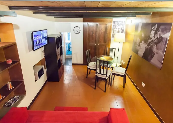 Independent In Trevi Fountain - Spain Square Apartment Rom