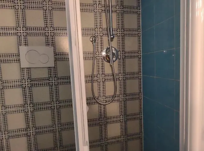 Independent In Trevi Fountain - Spain Square Apartment
